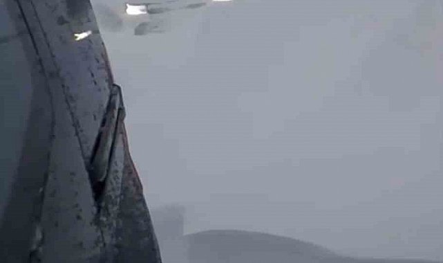 Bingöl'de tipi nedeniyle mahsur kalan araçlar kurtarıldı