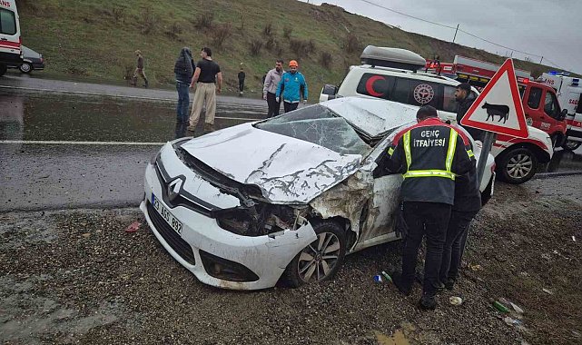 Bingöl'de trafik kazası : 1 ölü 2 yaralı
