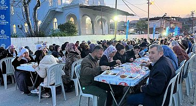 Binlerce Aydınlı Büyükşehir'in iftar sofrasında bir araya geldi