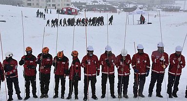 Bitlis'te çığ tatbikatı gerçeğini aratmadı