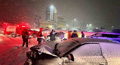 Bitlis'te trafik kazası: 2'si çocuk 7 kişi yaralandı