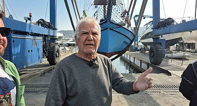 Bodrum'da 65 yaşındaki teknesine gözü gibi bakıyor
