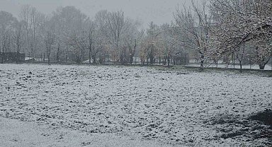 Bolu güne karla uyandı