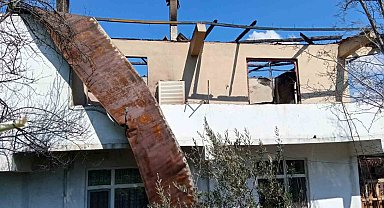 Bolu'da 2 katlı ev alevlere teslim oldu