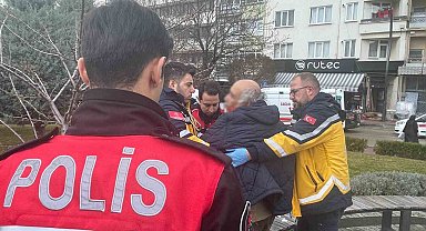 Bolu'da bankta oturan erkeğe sözlü tacizde bulunduğu iddia edilen yaşlı adam darp edildi