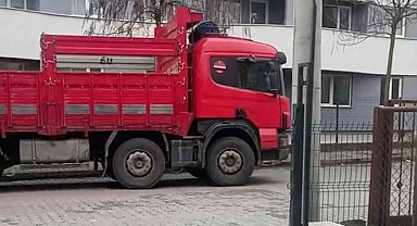 Bolu'da çalıntı tır sokakta park halinde bulundu