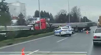 Bolu'da D-100 kara yolunda tır makasladı