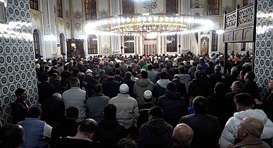 Bolu'da Kadir Gecesi'nde camiler doldu taştı