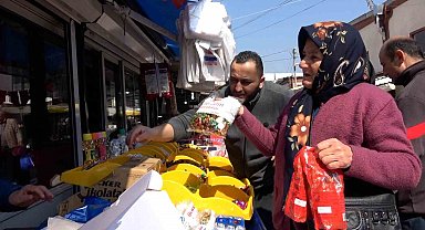Bolu'da pazar tezgahları bayram şekerleriyle renklendi