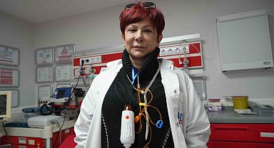 Boynunda kemoterapi, kalbinde meslek aşkı: İki farklı kanser ile mücadele eden hekimin sarsılmaz azmi