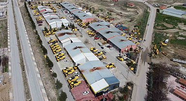 Bozkırın sarı devleri hasat için bakıma alındı