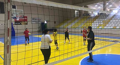 Burhaniye' de anlamlı turnuva