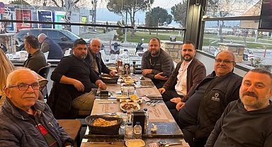 Burhaniye'de bağımsız meclis üyeleri basına iftar verdi