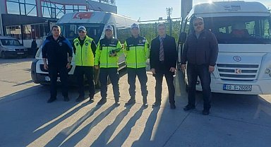 Burhaniye'de okul servisleri denetlendi