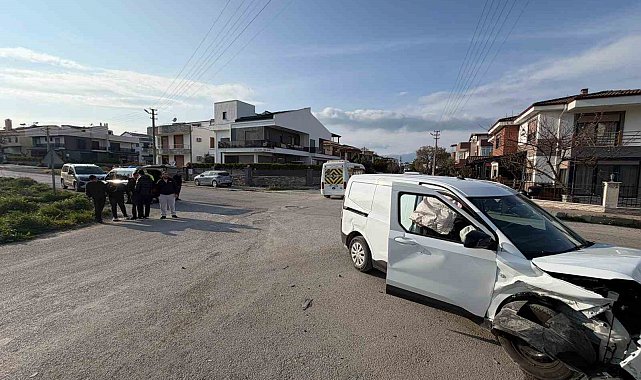 Burhaniye'de sık kaza yaşanan kavşağa düzenleme yapılması istendi