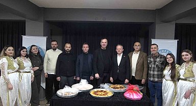 Bursa'da Balkan esintili sahur: Sokak sokak dolaşıp börek topladılar