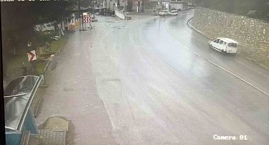 Bursa'da Bayram arifesinde feci kaza kamerada: 7 yaralı
