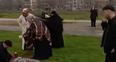 Bursa'da bıçaklı kavga...Boğazı kesilen kişi hayatını kaybetti