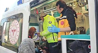 Bursa'da fenalaşan servis şoförü kaldırıma çıkıp güçlükle durabildi