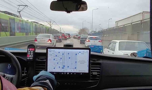 Bursa'da hayat koridoru açıldı Sürücülerden alkışlanacak hareket