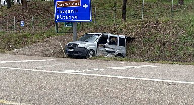 Bursa'da kamyonet ile hafif ticari araç çarpıştı: 4 yaralı