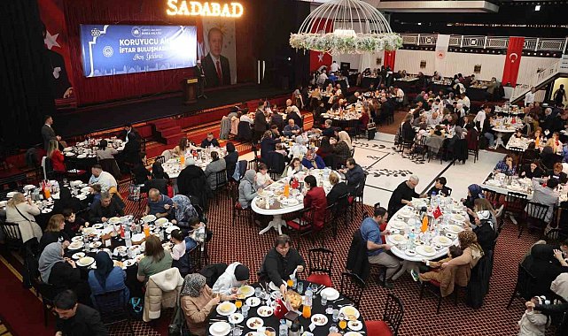 Bursa'da koruyucu aileler iftar sofrasında buluştu