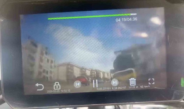 Bursa'da motosiklet sürücüsünün dikkati kazayı önledi