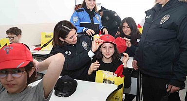Bursa'da öğrencilere polislik tanıtımı ve güvenlik bilgilendirmesi