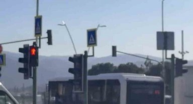 Bursa'da özel halk otobüsü ters şeride girdi