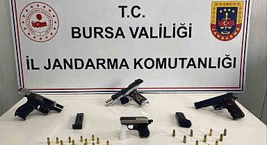 Bursa'da ruhsatsız silahlar ele geçirildi