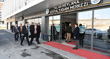 Büyükkılıç ve Boyraz, Talas Mevlana Sosyal Yaşam Merkezi'ni ziyaret etti