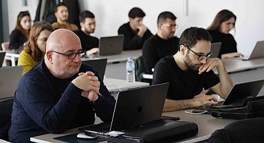 Büyükşehir'den teknoloji meraklısı gençlere yapay zeka eğitimi