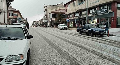 Çal'a Mart ayında kar düştü