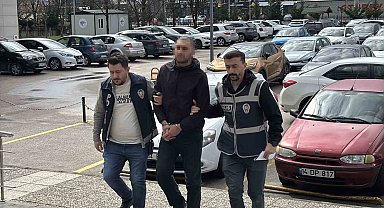 Çaldığı kamyonla eski sevgilisinin evine gitti, camdan girdiği evden laptop çaldı