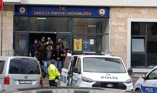 Çaldıkları araçla Edremit'te yakalanan 2 şüpheli tutuklandı