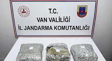 Çaldıran'da 4 kilo 60 gram skunk ele geçirildi