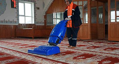 Camiler bayrama hazır