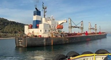 Çanakkale Boğazı'nda makina arızası yapan gemi karaya oturdu