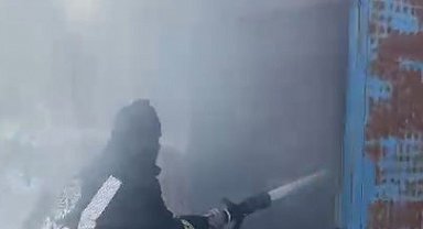 Çardak yangınında 65 buzağı telef oldu