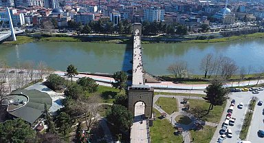 Çarşamba'da bahar: Vatandaşlar sokağa akın etti