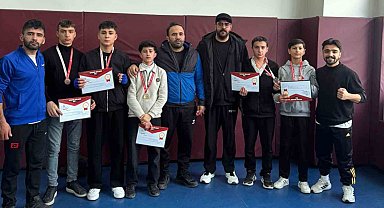 Çataklı öğrenciler Muay Thai İl Şampiyonası'nda derece elde etti