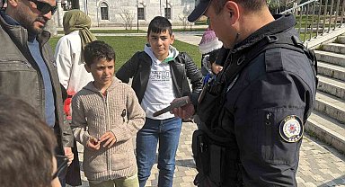 Çekilen İznik Gölü kıyısında oynayan çocuklar top mermisi buldu