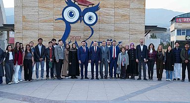 Cem Şahin ve Rektör Kırışık Sosyalfest'te öğrencilerle buluştu