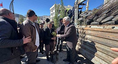 Çermik'te çiftçilere 10 bin adet fidan