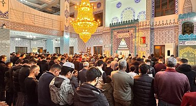 Çermik'te Kadir gecesi dualarla idrak edildi
