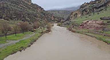 Çermik'te yoğun yağışlarla birlikte akarsu debileri yükseldi