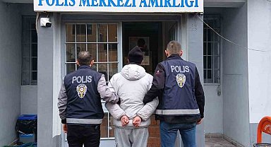 Cezaevinden kaçtı, ilçe merkezine doğru koşarken kayalık alanda yakalandı