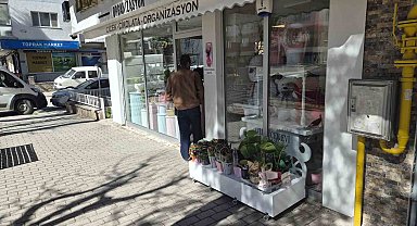Çiçek hırsızlığına esnaftan 'ince' sitem: "İsteseydi hediye ederdik"