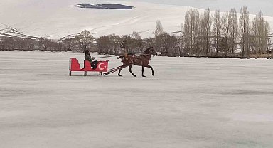 Çıldır Gölü'nde atlı kızak sezonu sona eriyor