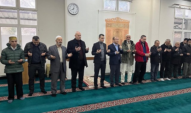 Çilimli'de bayram coşkusu yaşandı dualar edildi bayramlaşıldı